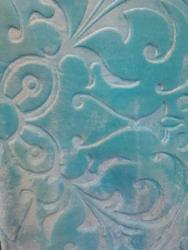 پتو گلبافت طرح گل برجسته تک رنگ - رنگ آبی روشن