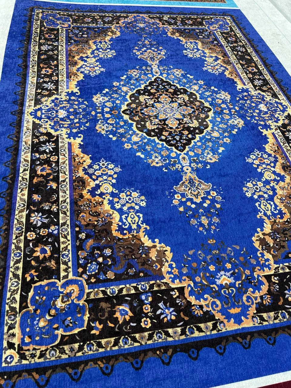فرشینه مخمل شانل ترک طرح ترنج کد ۷۰۶