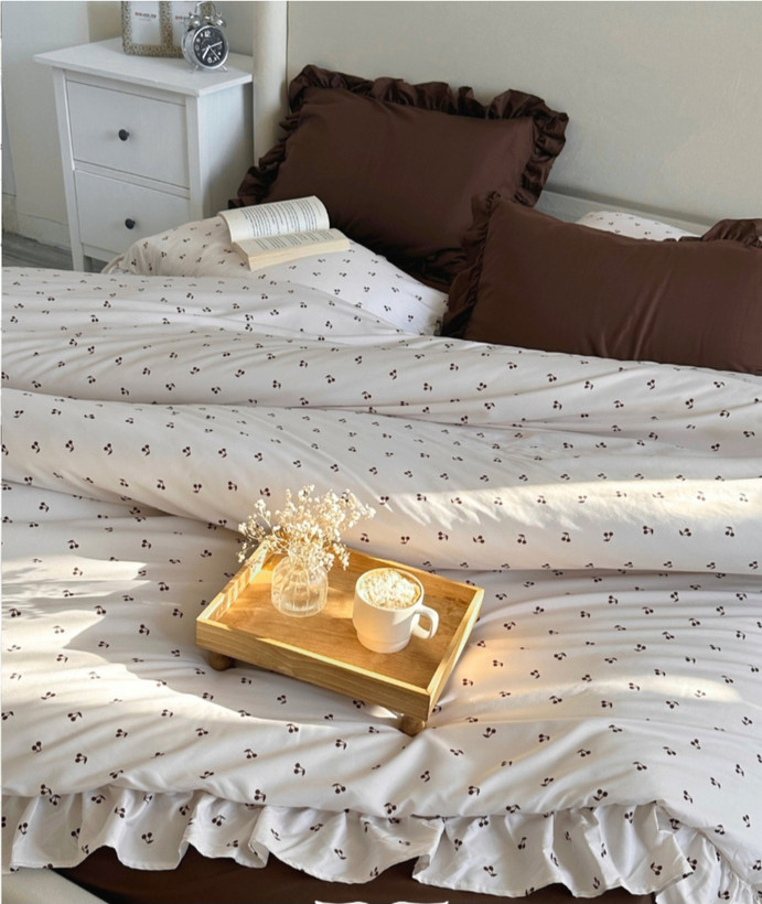 روتختی چین دار یک رو چاپی پینترستی شیک و کیوت (جنس نخ میکروتنسل) طرح گیلاس مینیمال و شیک زمینه سفید